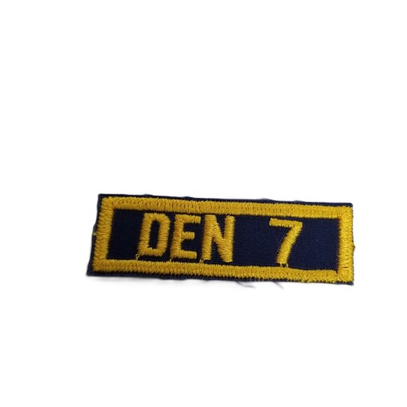 BSA Cub Scout Den 7 Number Navy Gold Rectangular Uniform Insignia Patch - Picture 1 of 3
